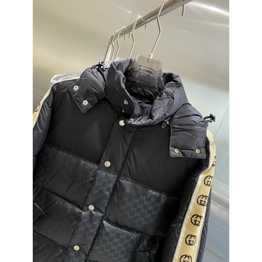 Áp phao béo nam thời trang GUCCI GG GC với họa tiết thương hiệu cổ điển