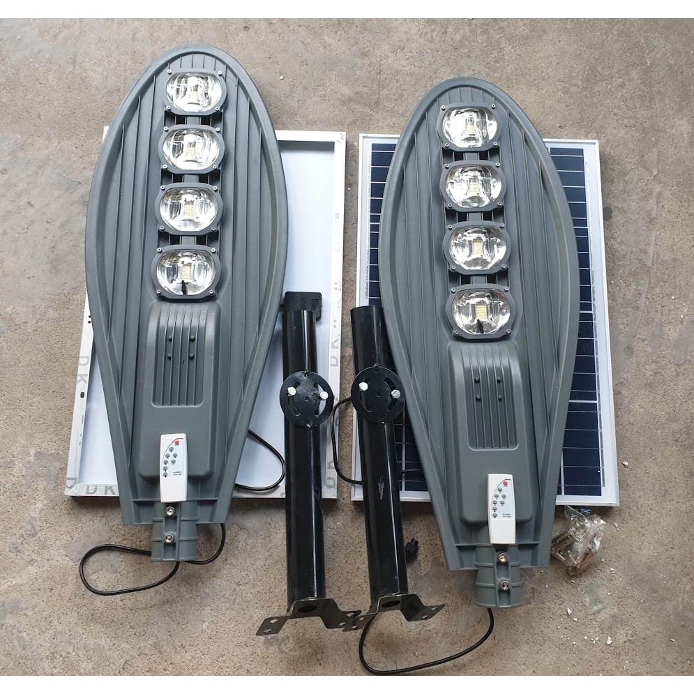 Đèn đường led 200W năng lượng mặt trời Pin 54A, 4 mắt led