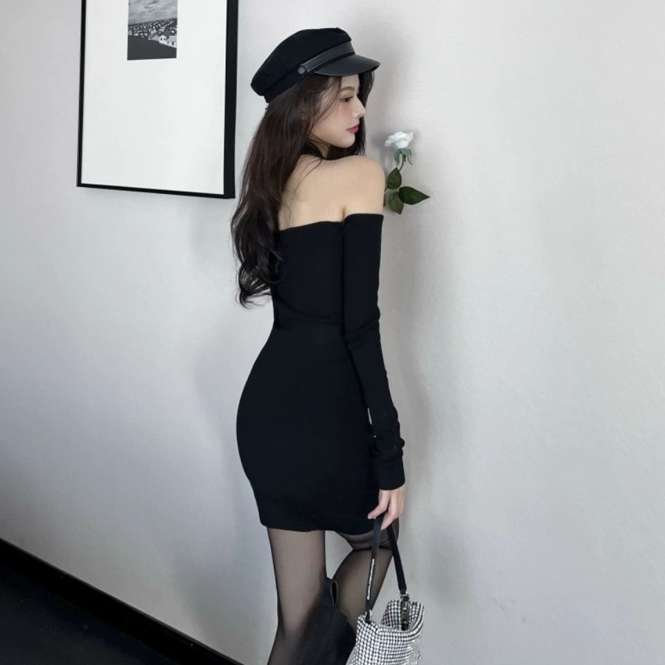 Đầm Ôm Body Cổ Yếm Hở Vai Gợi Cảm