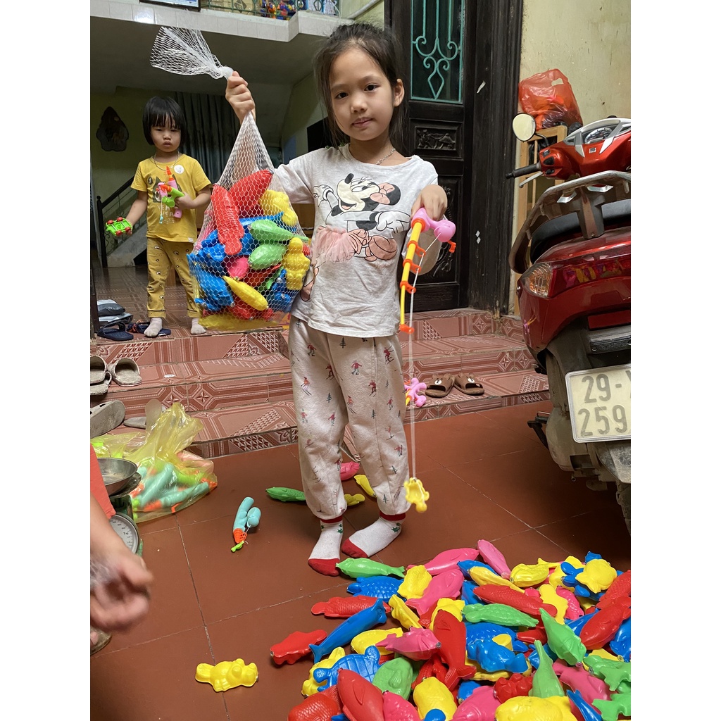 Cá bán theo cân 1 kg cá nhựa cho trẻ chơi siêu mê Minmun1618