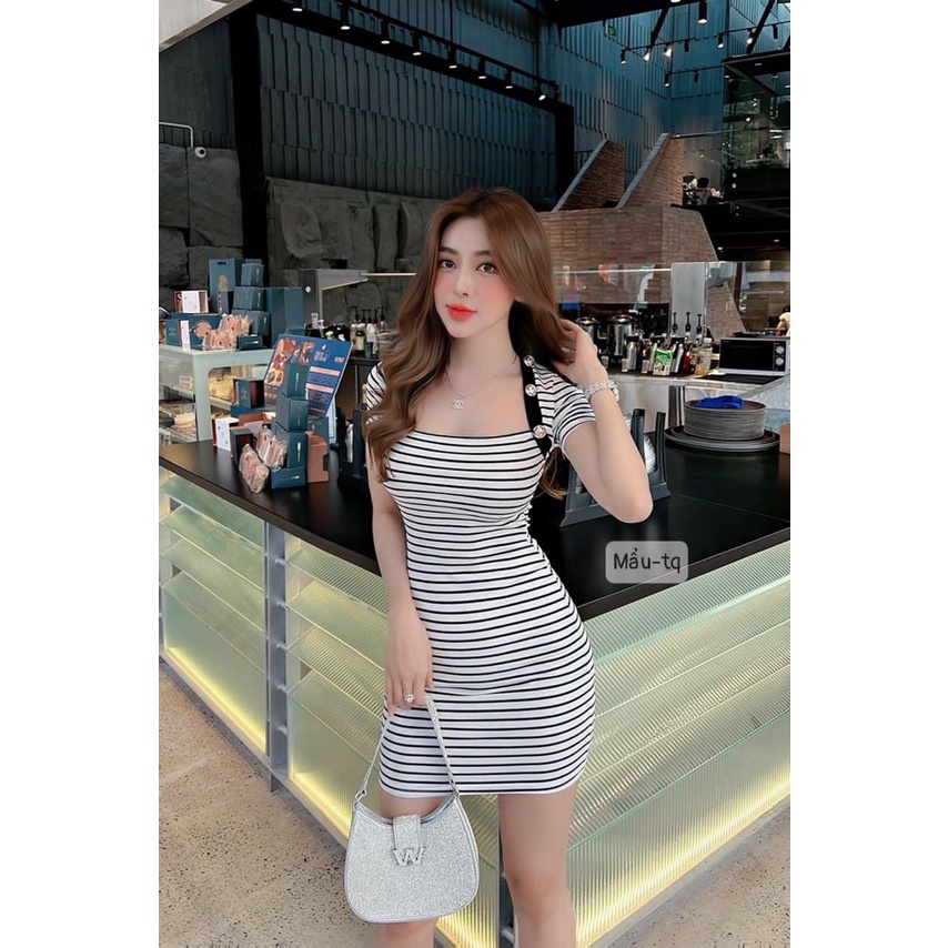 Đầm body cổ vuông sáu nút sọc ngang