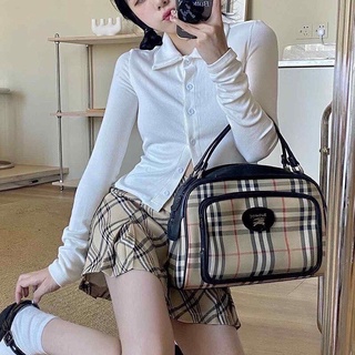 Áo croptop cổ bẻ cài cúc tay dài ôm dáng