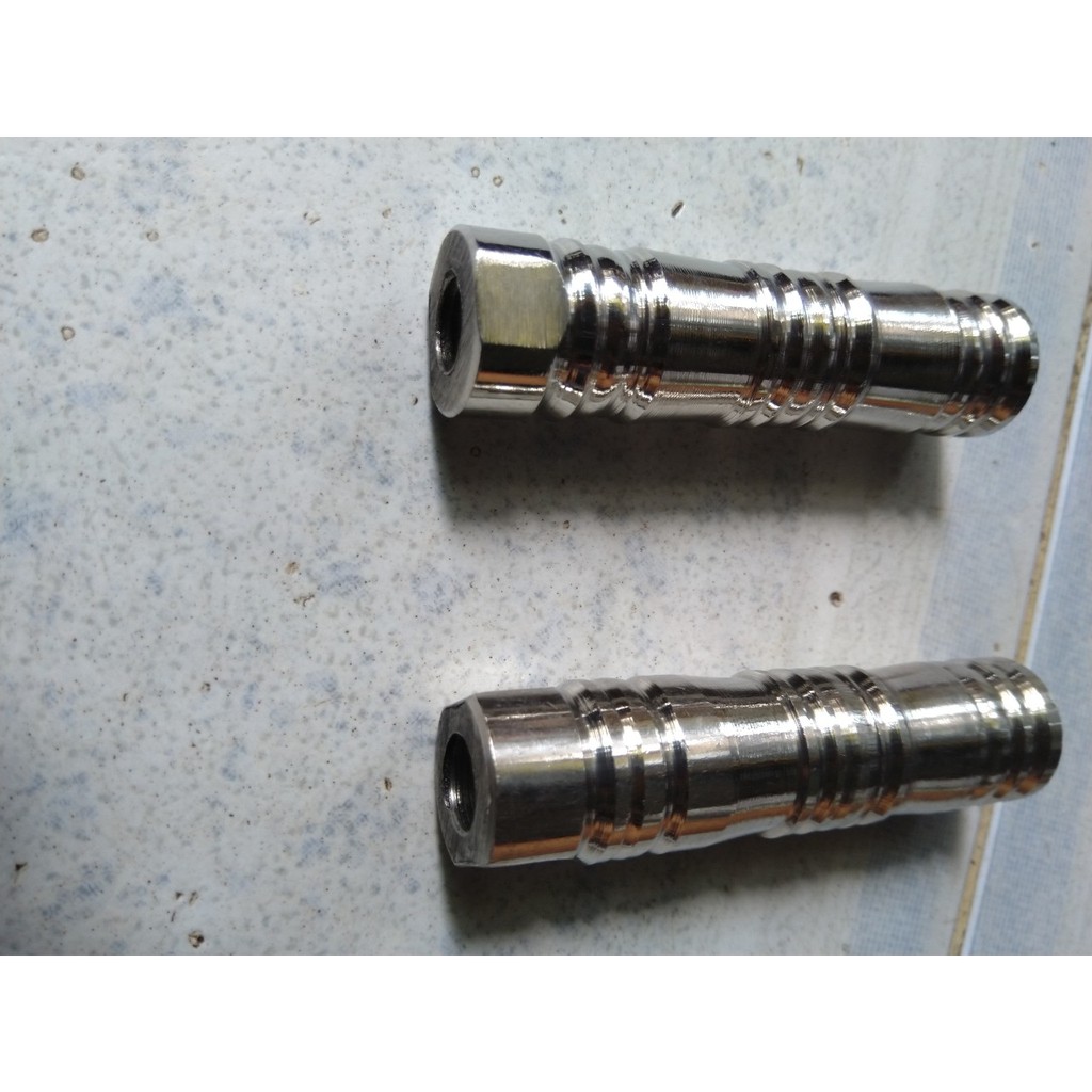 Cặp gát chân sau xe máy cup 81 82