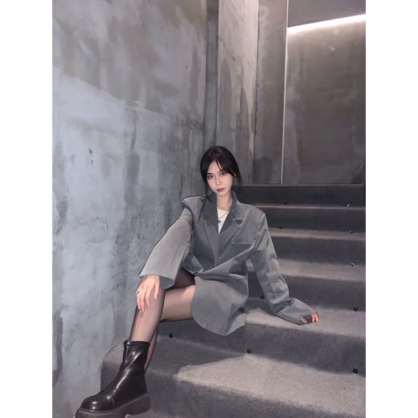 ÁO KHOÁC BLAZER FORM RỘNG MÀU XÁM CÓ ĐỆM VAI