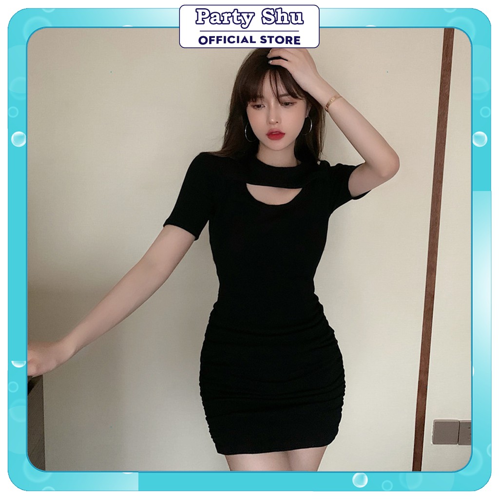 Đầm body đen khoét ngực