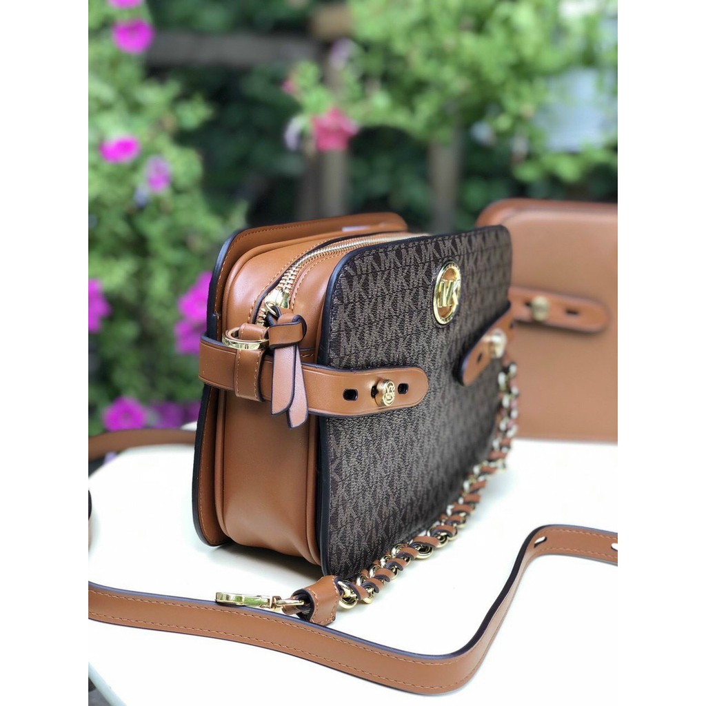 MichaelKors Carmen Large Camera Crossbody Bag. Túi MK mẫu mới nhất 2021 sang chảnh đốn tim các chị em về đây!0905616969