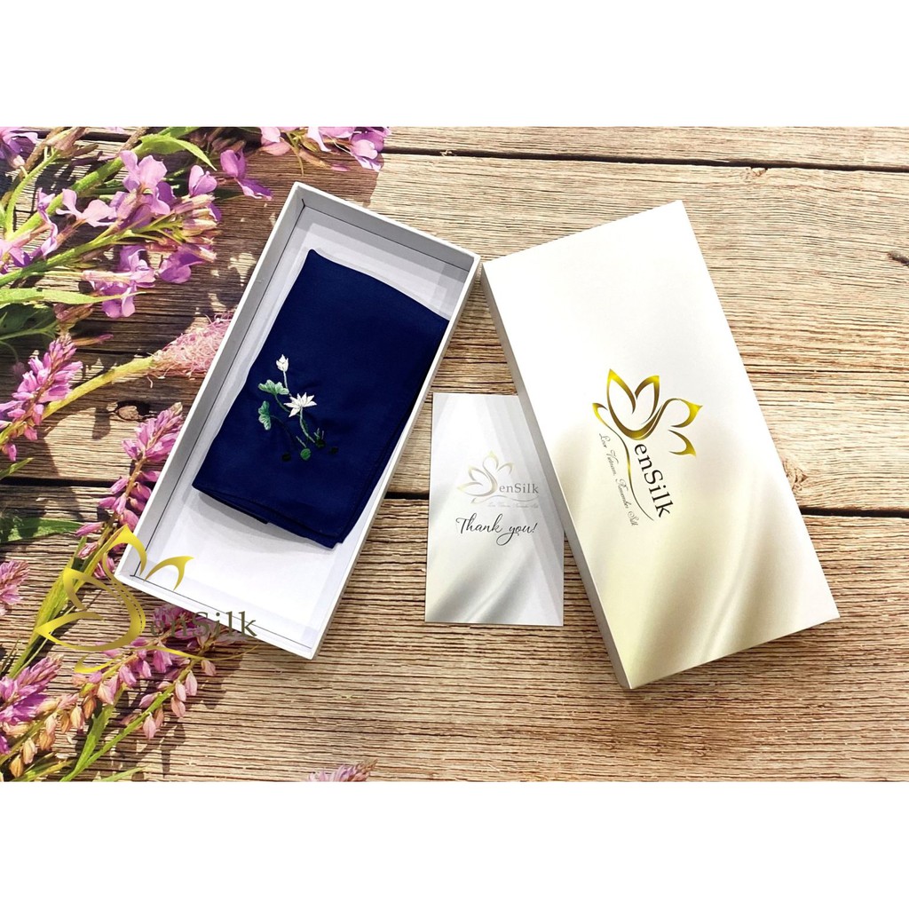 Khăn Mùi Xoa  Thêu Tay Cỏ 4 Lá - Quà Tặng May Mắn