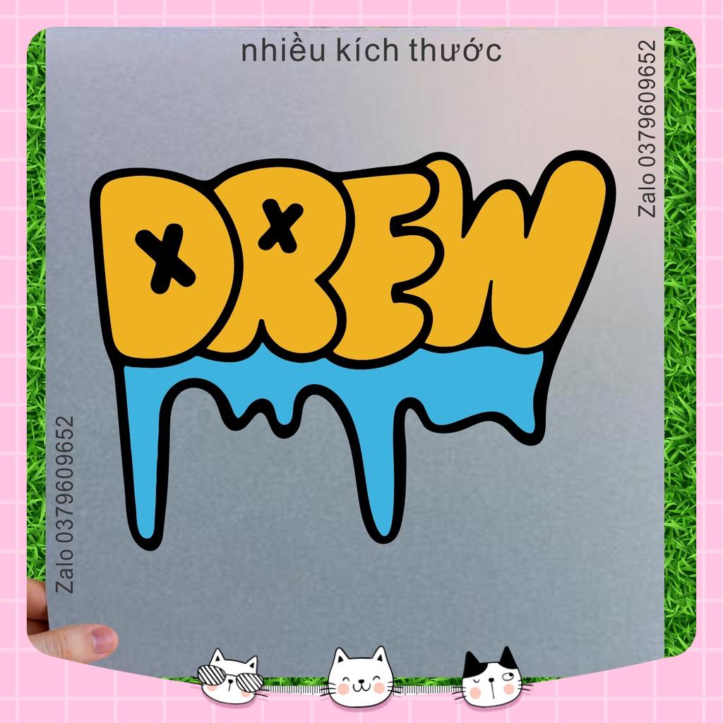 Hình Drew khóc ủi áo tại nhà dễ dàng