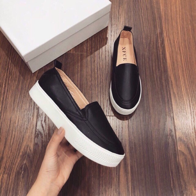 Slipon độn đế đen trắng