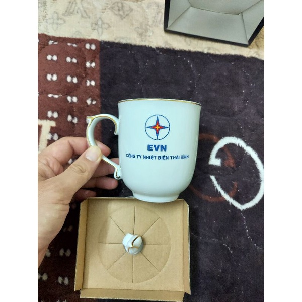 ( Hàng kỉ niệm ) Ca uống trà 0,3 lít ( có nắp ) - Gốm sứ cao cấp Minh Long