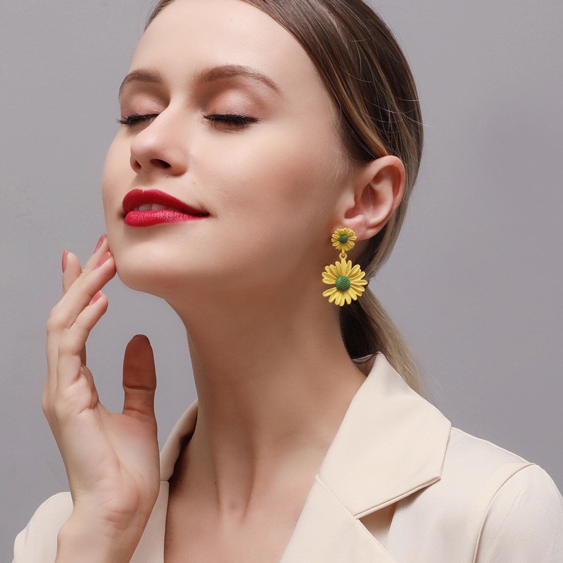 Khuyên Tai Hình Bông Hoa Nhỏ Xinh Xắn Cho Nữ