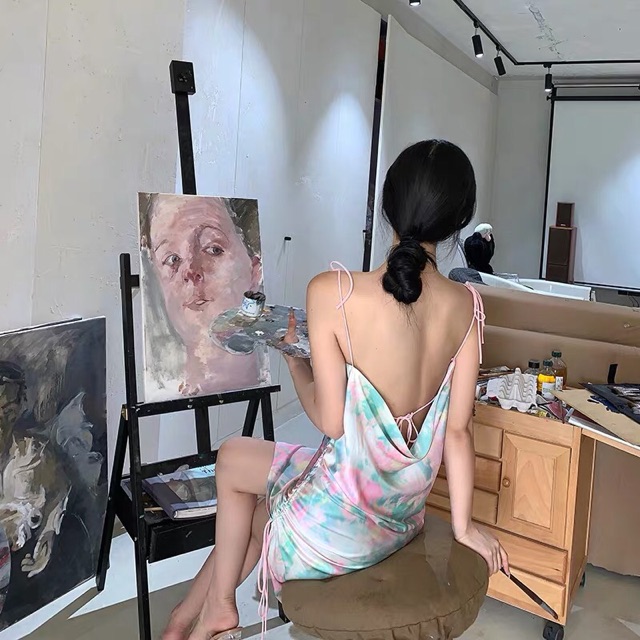 Váy lụa loang hở lưng | BigBuy360 - bigbuy360.vn