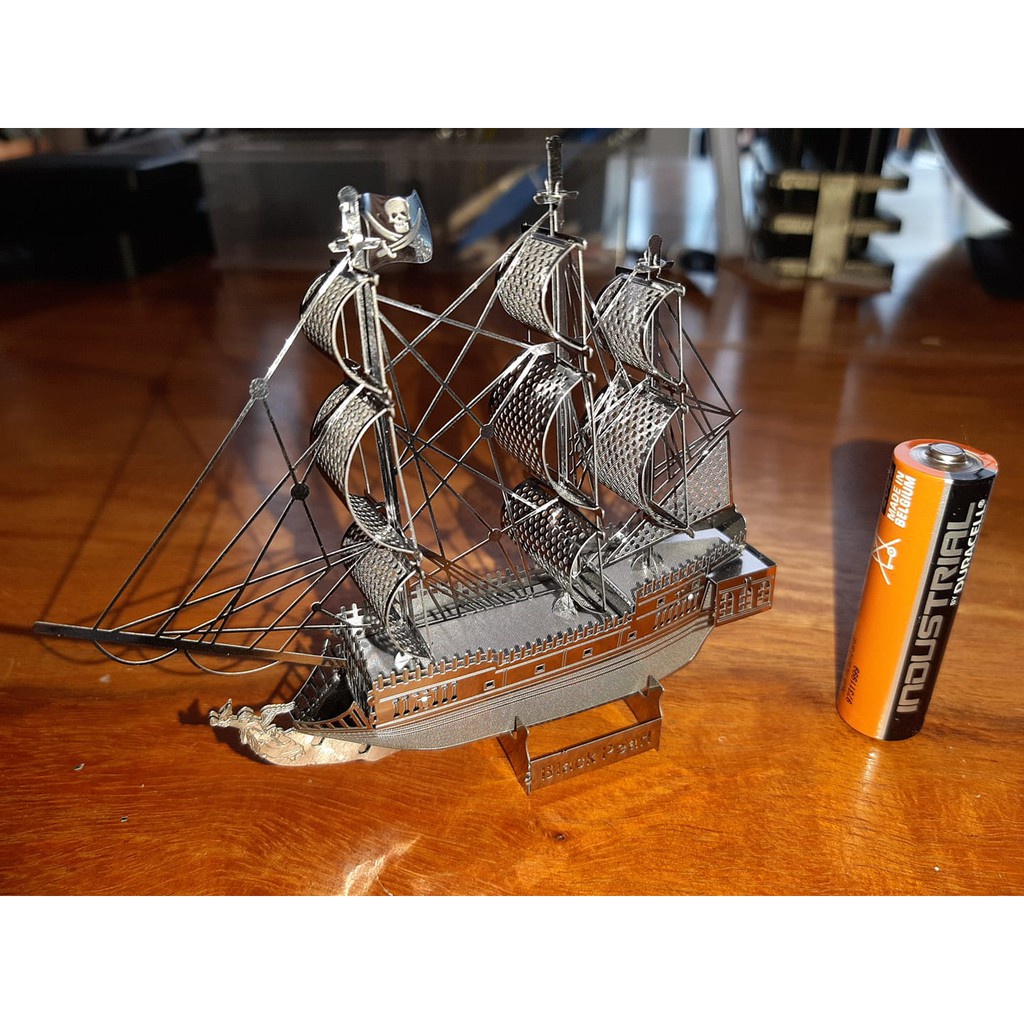 Mô Hình 3D Kim Loại Tàu Ngọc Trai Đen Black Pearl Trong Phim Cướp Biển Vùng Caribe