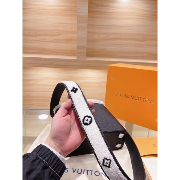 Túi xách Lv LouísVuitton capucines sz 27 và sz 20 da bò