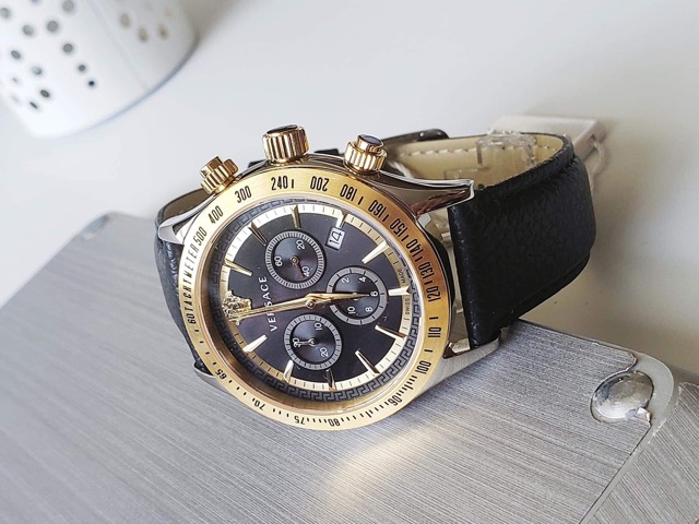 Đồng hồ nam Versace