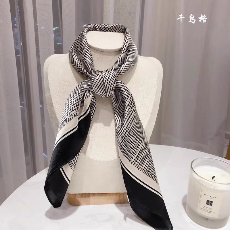 Khăn turban lụa vuông kẻ caro choàng cổ ( có thể quấn thành áo) size 70cm