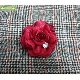 Hoa cài áo đỏ rực rỡ handmade