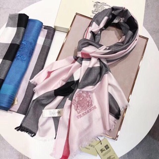 Khăn choàng burberry