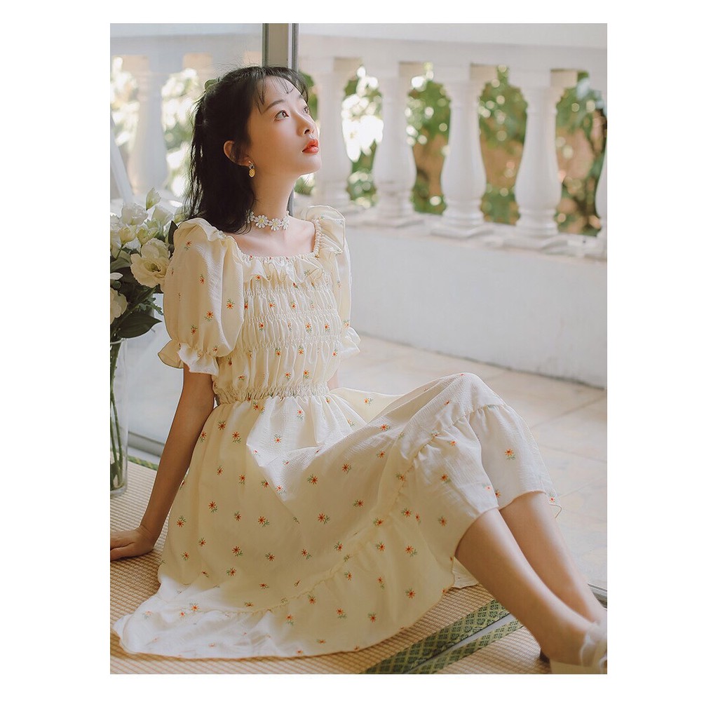 Đầm nữ dễ thương cổ vuông nhúm ngực in hình hoa cúc