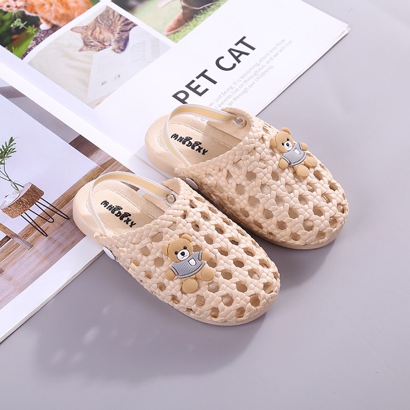 Sandal rọ mõm đi biển cho bé gái