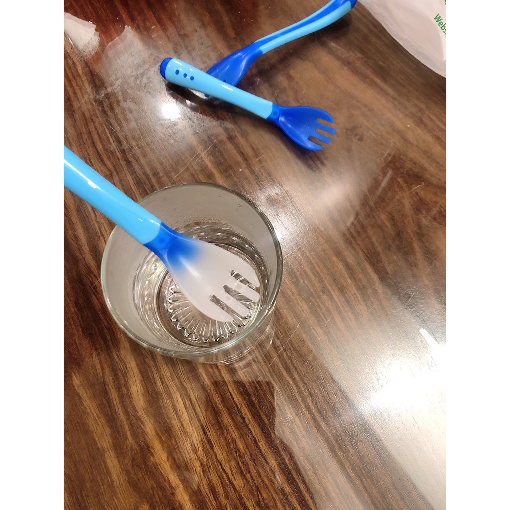 Dĩa nhựa cảm ứng nhiệt báo nóng đổi màu an toàn cho bé