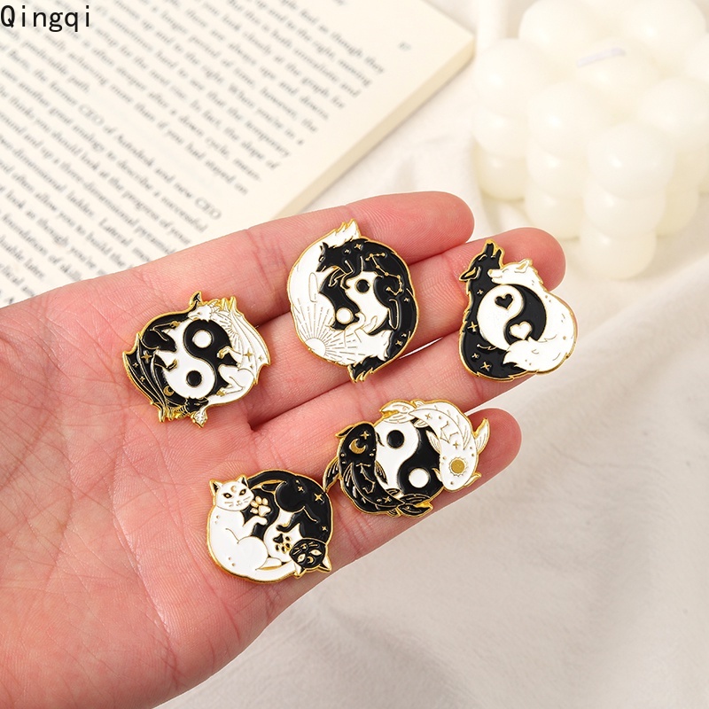 Ghim cài áo Miss Zoe hình mèo ôm cá hoạt hình dễ thương