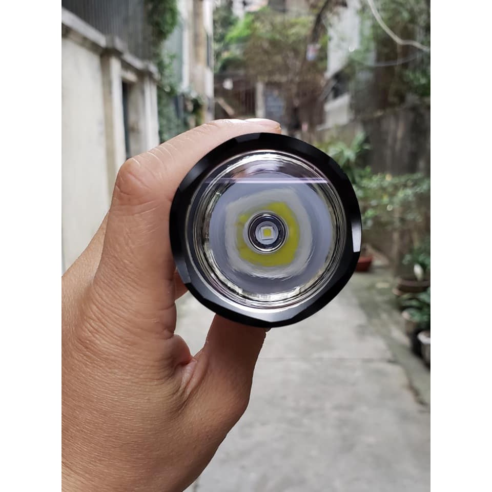 Đèn pin SOFIRN C8T sáng 1310lm chiếu xa 500m pin 18650 kèm pin sạc
