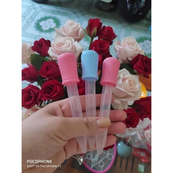 Dụng cụ hút sữa cho bé