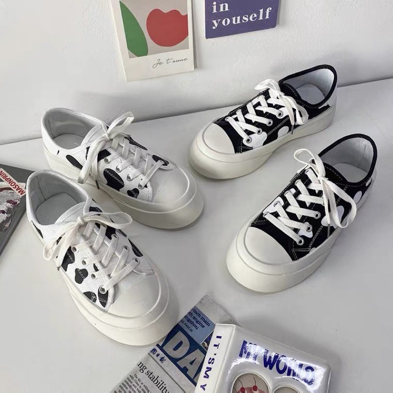 [ORDER] Giày sneaker thể thao nữ buộc dây cổ thấp họa tiết bò sữa trending phong cách dễ thương🍓🍓