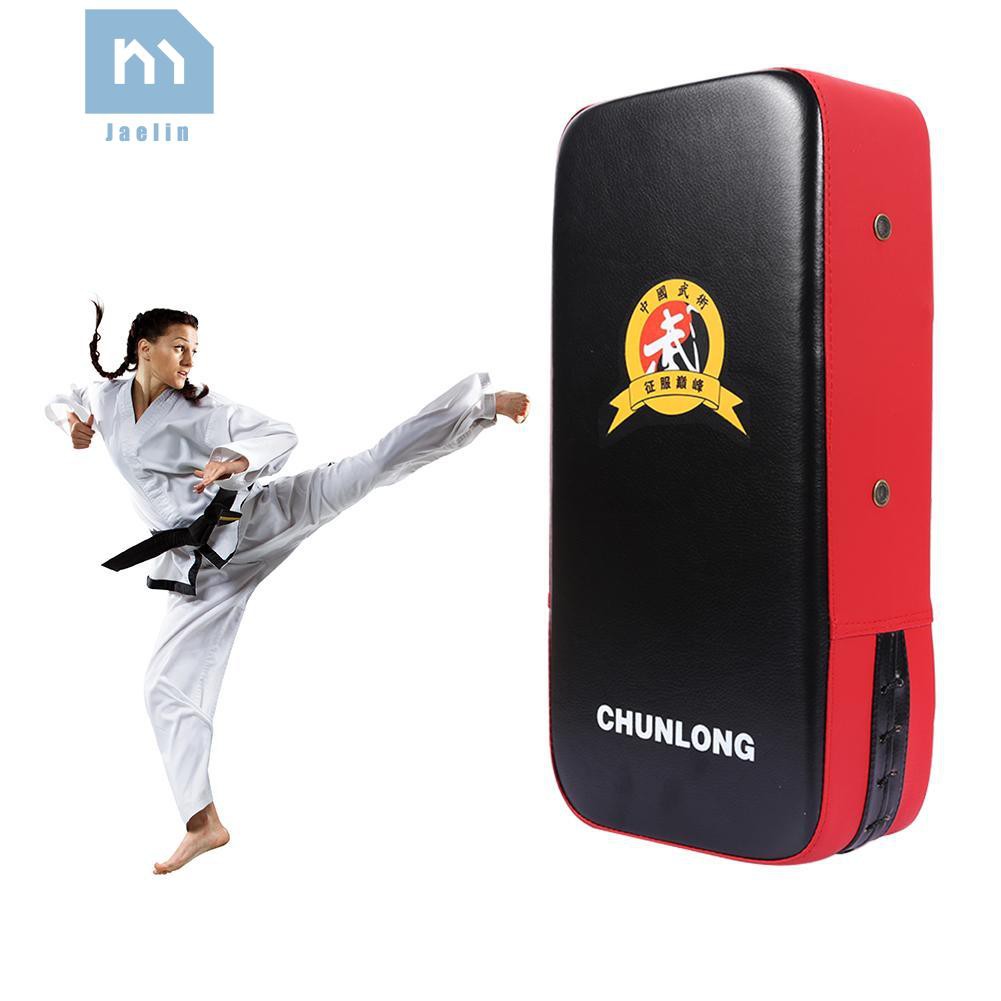 Miếng đấm đá tập võ Taekwondo