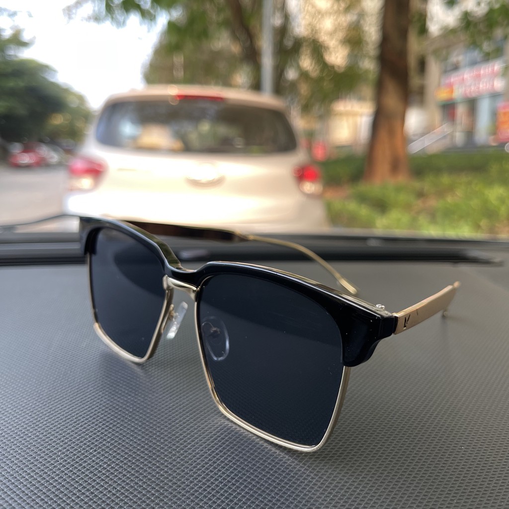 Kính nam kinh nam thoi trang