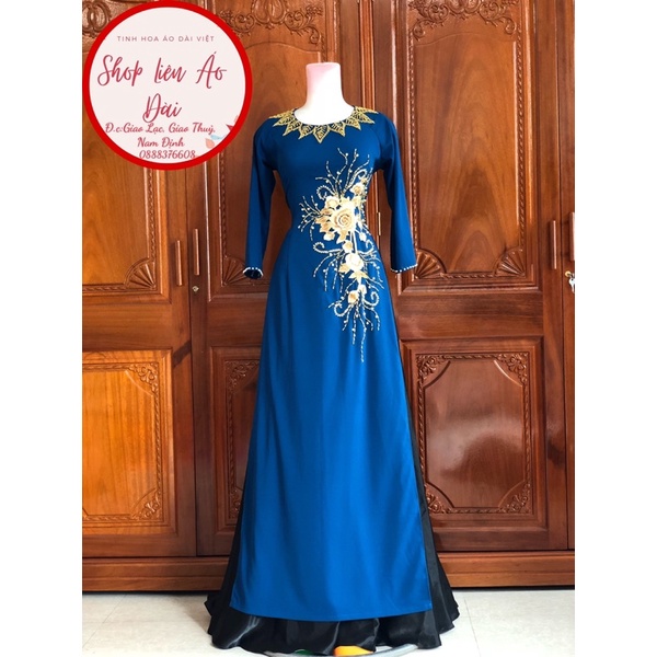 Áo dài xanh đen thiết kế hoa ren điểm nhấn phần eo điệu, 2 tà