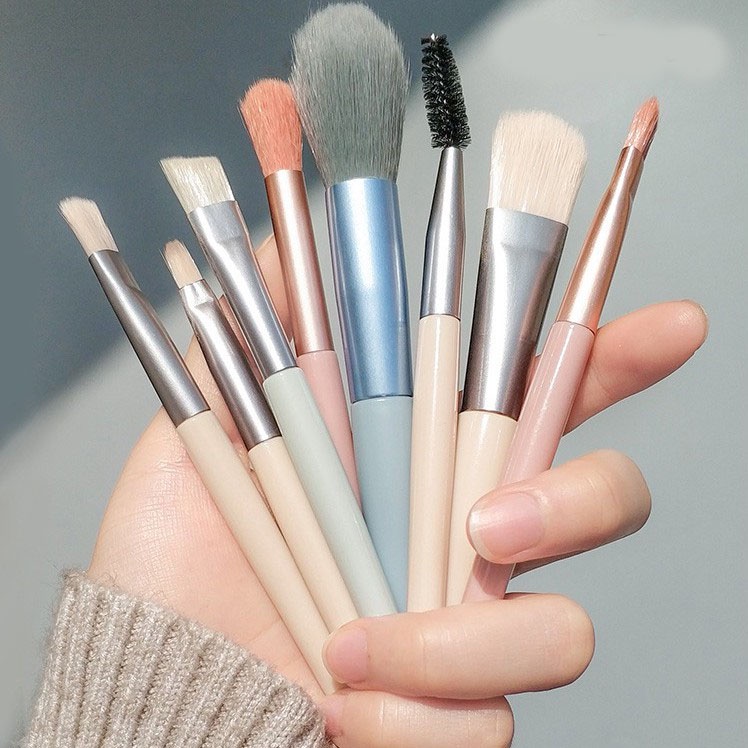 Set 8 Cọ Trang Điểm Lông Mềm Kèm Túi Zip