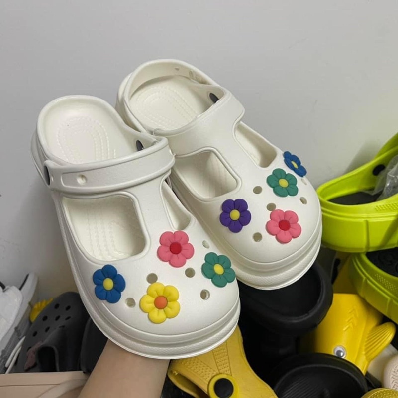 Dép cross sục khoét đế dày siêu nhẹ, tặng kèm sticker hoa siêu xinh D203