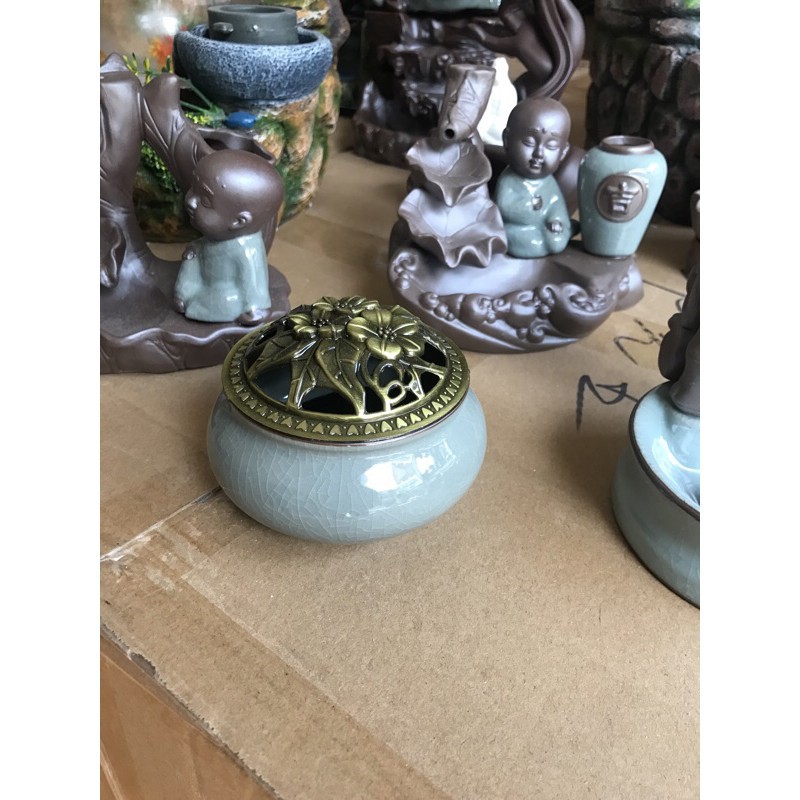 Lư hương đốt trầm