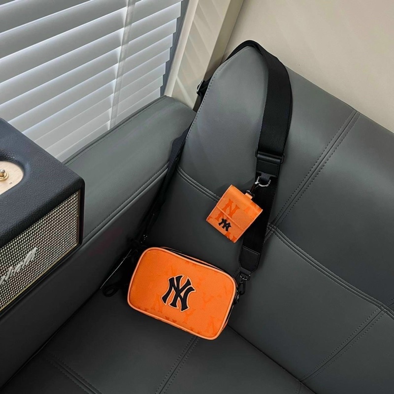 Túi đeo chéo mlb màu cam