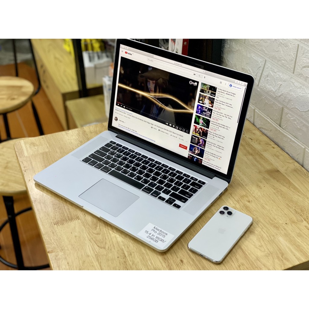 Macbook Pro 2015 15.4 inch 16/256Gb i7