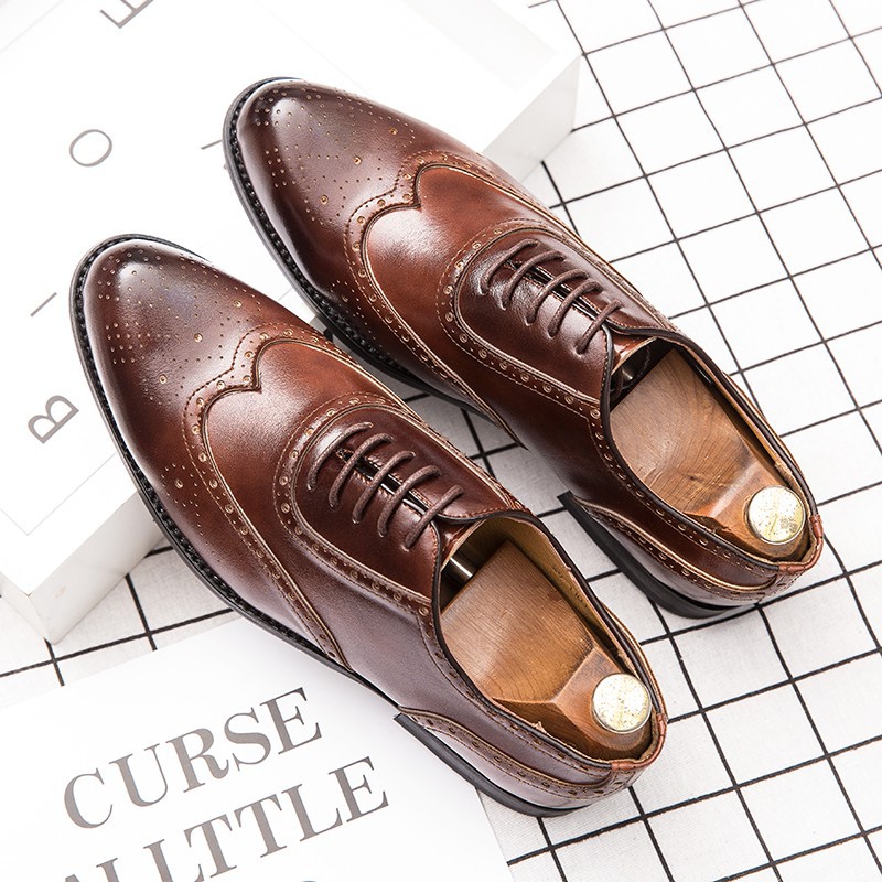 Elegant and luxurious office style men's loafers