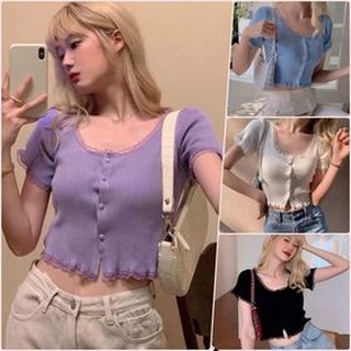 Áo thun gân croptop nút kiểu phối ren