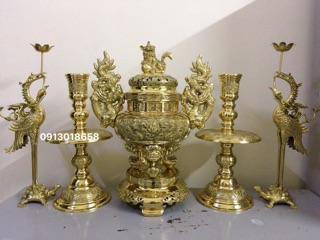 Bộ đỉnh thờ lư thờ bằng đồng cao 60cm. Bộ đồ thờ đồng cao 60cm.