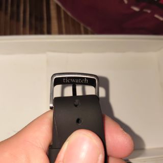 Dây sillicon 20mm zin theo đồng hồ ticwatch 2 màu đen