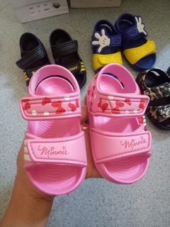 Dép siêu nhẹ adidas