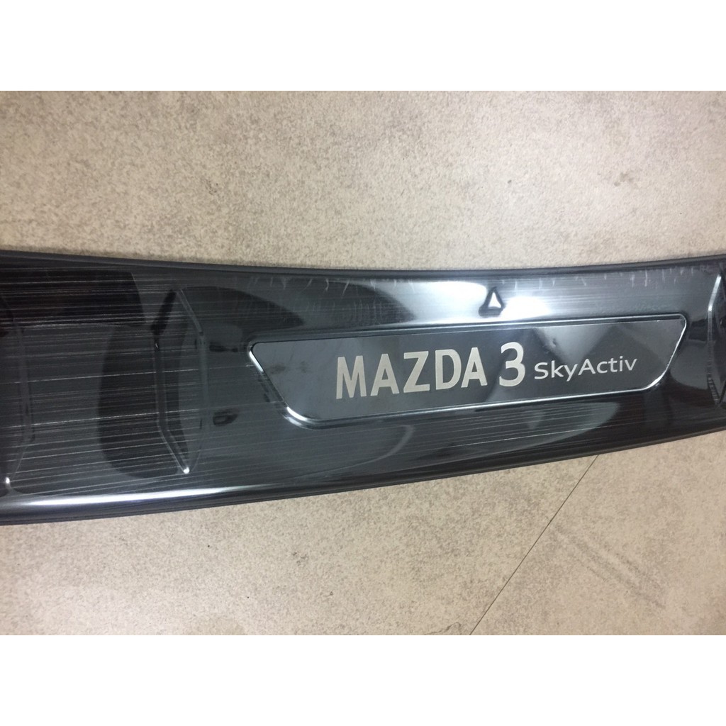 Chống trầy xước cốp dành cho xe mazda 3 2020 mẫu titan