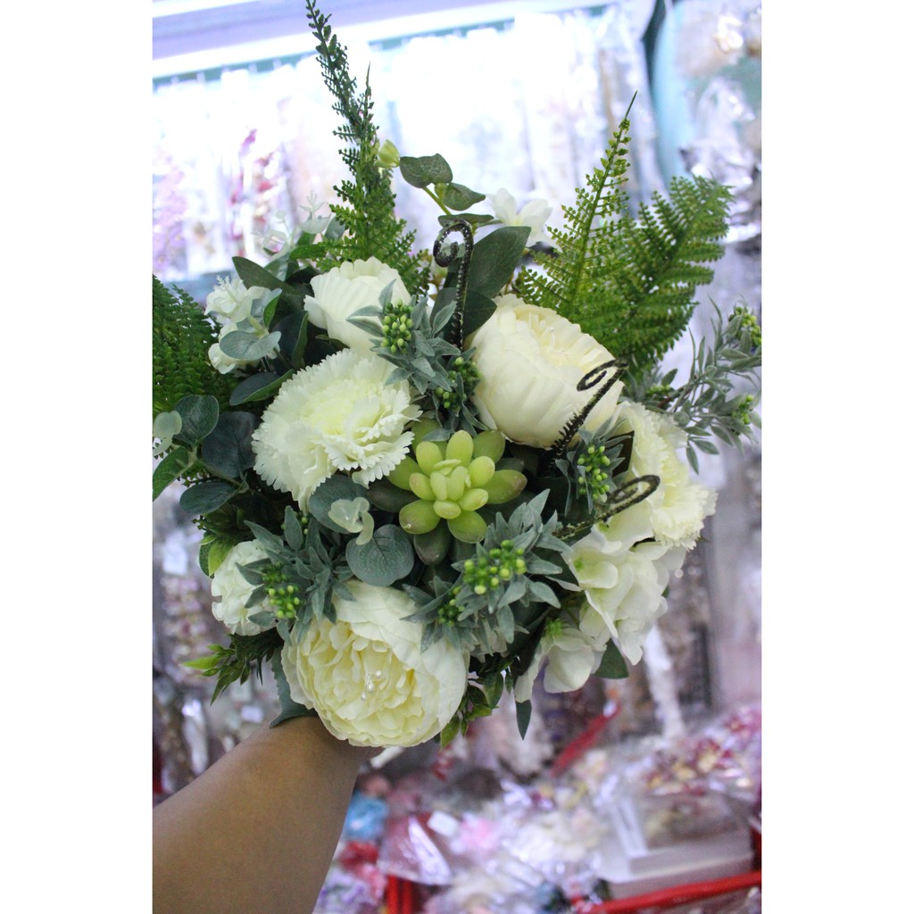 Hoa cầm tay cô dâu đẹp màu trắng