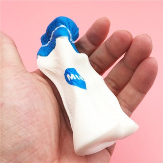 Squishy chai sữa lớn H388