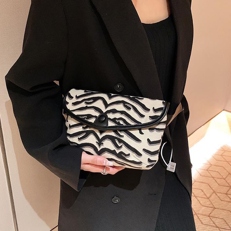 Ielgy Túi Đeo Chéo Ngực / Hông Siêu Nóng Độc Đáo Dễ Phối Đồ Cho Nữ