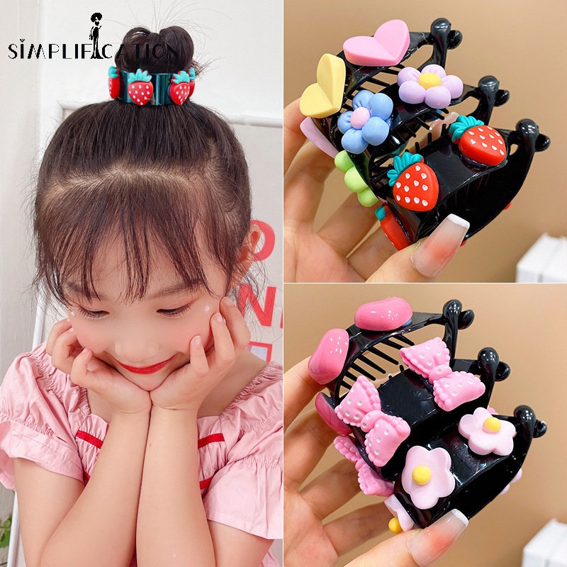 Kẹp Tóc Hình Cá Mập / Dâu Tây Hoạt Hình Bằng Nhựa Resin Siêu Nhẹ Nhiều Màu Sắc Dễ Thương