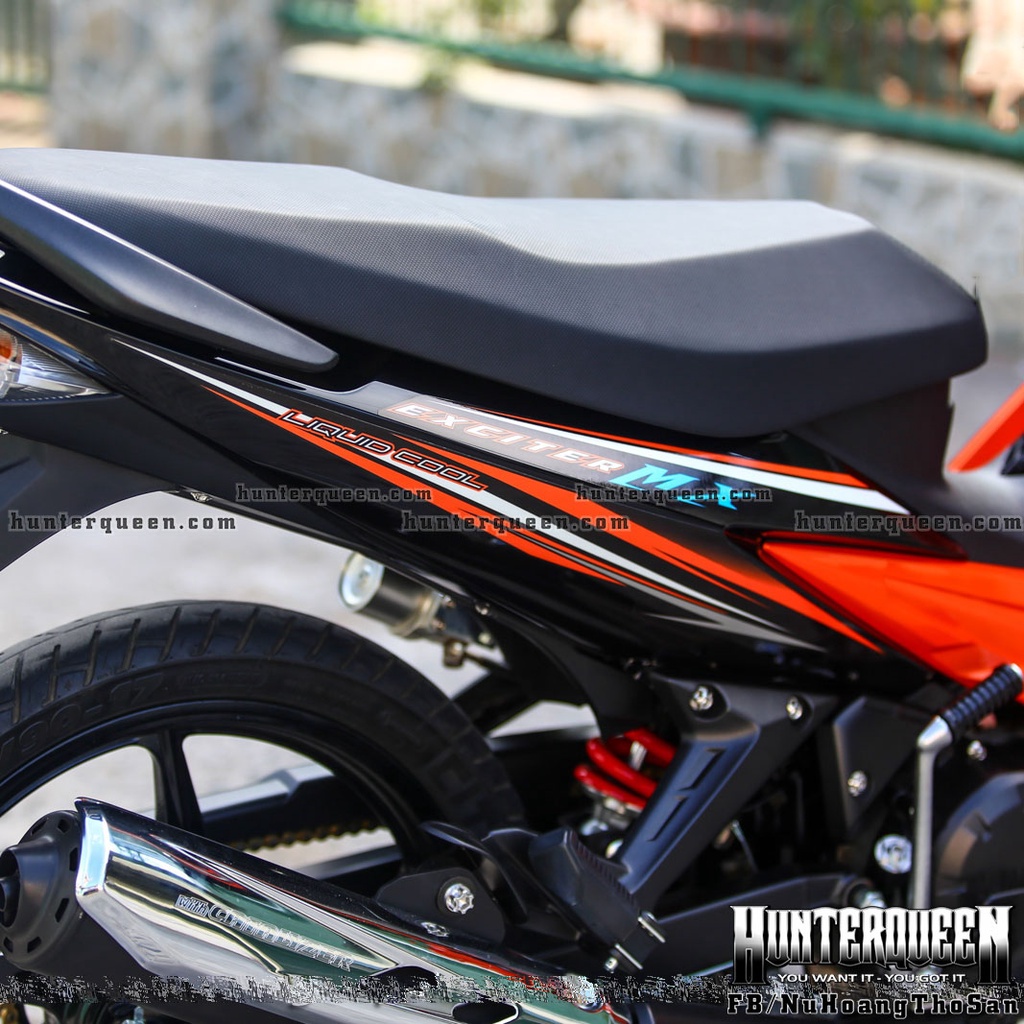 Tem rời UV cao cấp đen cam trắng. Dán xe Exciter 135 (2006-2010), không bay màu , bong tróc. Kích thước chuẩn