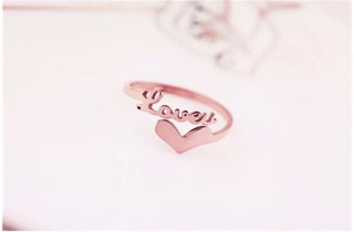 Nhẫn love trái tim titan