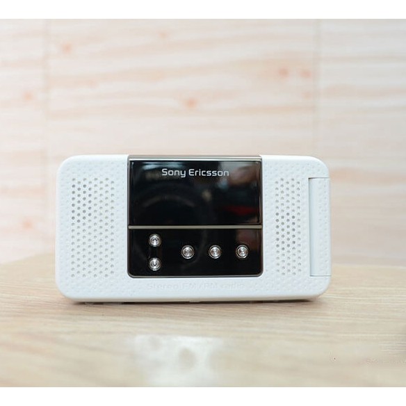 ĐIỆN THOẠI SONY ERICSOSN R306 ĐỘC ĐÁO